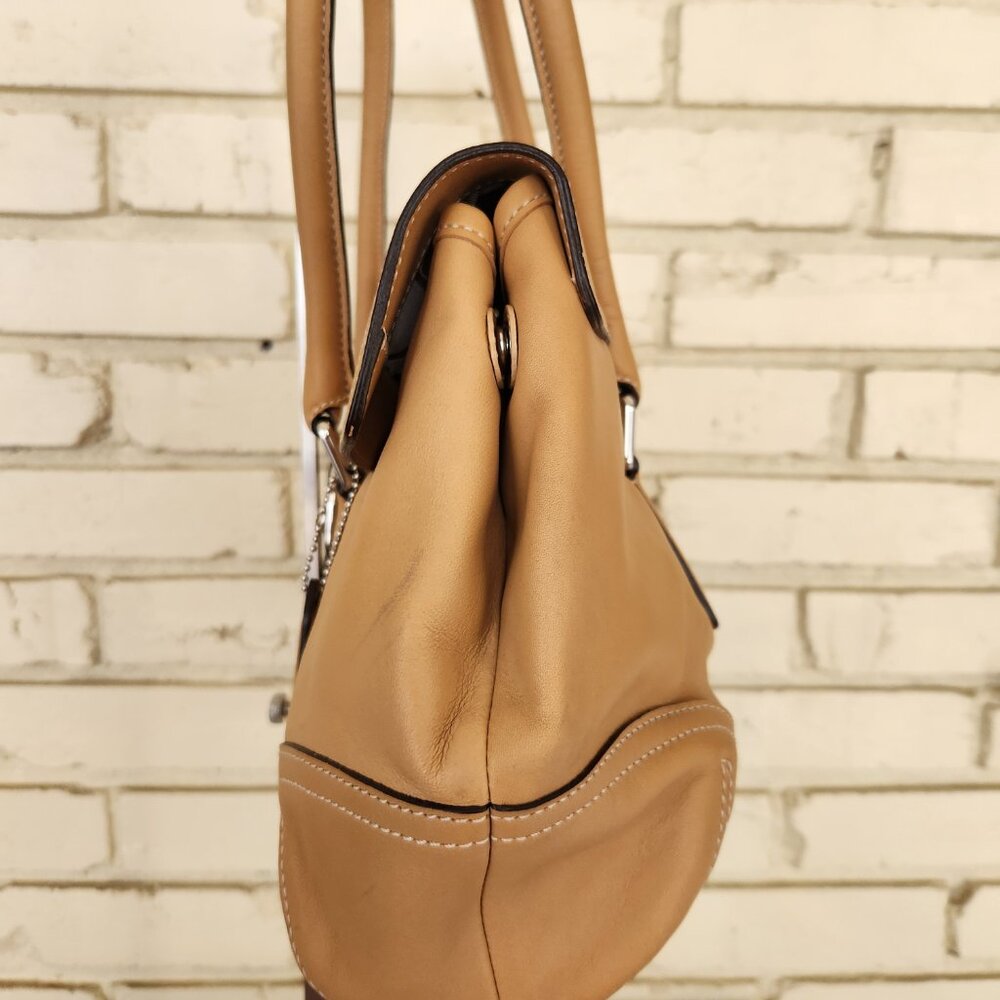 Vintage Rare Coach Hampton Flap Tan Leather Handbag Purse - Picture 4 of 13